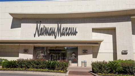 neiman last call store locations.